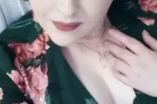 Geeky Blond Girl-Next-Door In ... - Image 4